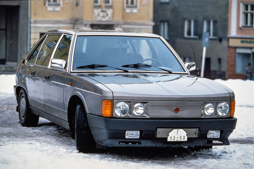 Tatra 613 à Příbor, Tchécoslovaquie 1991 - Photo : © Sebastien Desnoulez