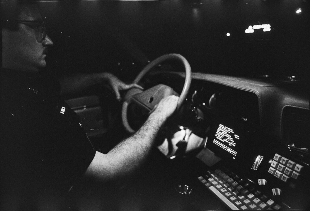 VALOI easy35 v2 - Flare caused by a heavily underexposed film: Ilford HP5 exposed at ISO 1600 using only the car’s interior light - Photo © Sebastien Desnoulez
