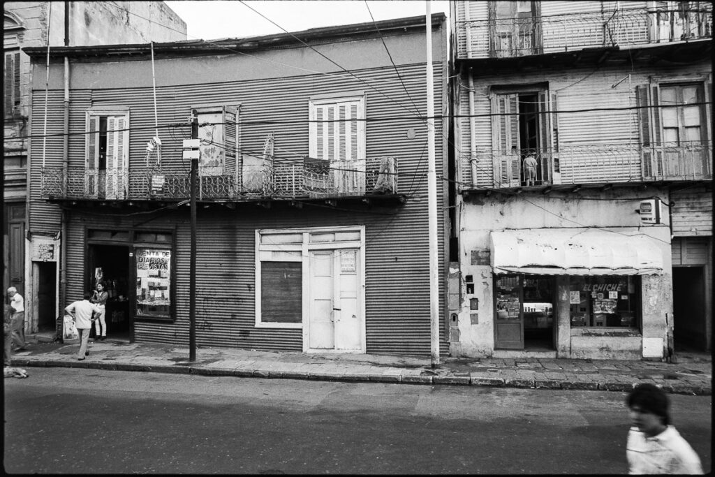 Buenos Aires en 1995 au Leica M6, pendant le GP d'Argentine - Photo : © Sebastien Desnoulez Buenos Aires en 1995 au Leica M6, pendant le GP d'Argentine - Photo : © Sebastien Desnoulez