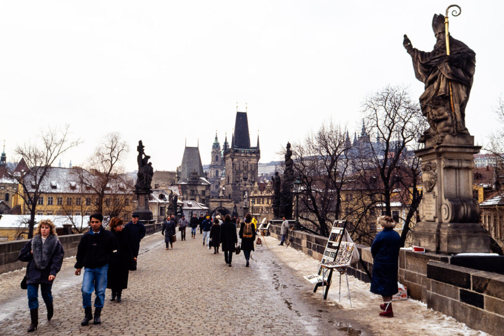 Pont Charles - Prague - Tchécoslovaquie, février 1991 - Photo : © Sebastien Desnoulez