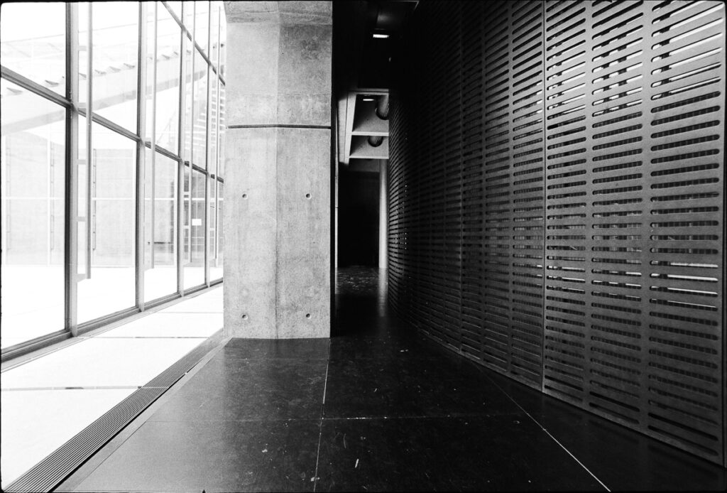Toit de la Grande Arche de la Défense, septembre 1989 - Photo : © Sebastien Desnoulez Toit de la Grande Arche de la Défense, septembre 1989 - Photo : © Sebastien Desnoulez
