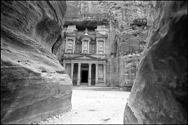 Path to Petra, Jordanie - Photo&nbsp;: © Sebastien Desnoulez - Nikon F - 18mm f/4 - Ilford HP5 400